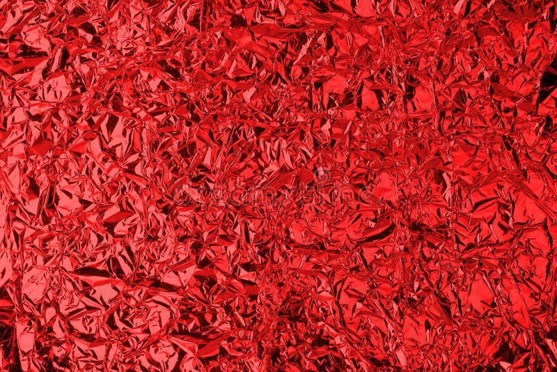 Skrynklig glänsande texturbakgrund för röd folie, den ljusa skinande festliga designen som är metallisk blänker yttersida royaltyfria bilder