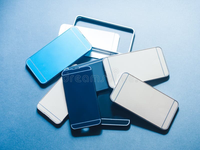 Skrzynki smartphone klingerytu odpady rozsypiska ilości wybór fotografia stock Skrzynki smartphone klingerytu odpady rozsypiska ilości wybór fotografia stock