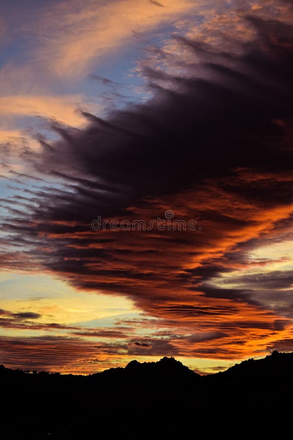 El cielo en llamas, atardecer en del Norte,, en, el cielo, nubes,, temperatura.