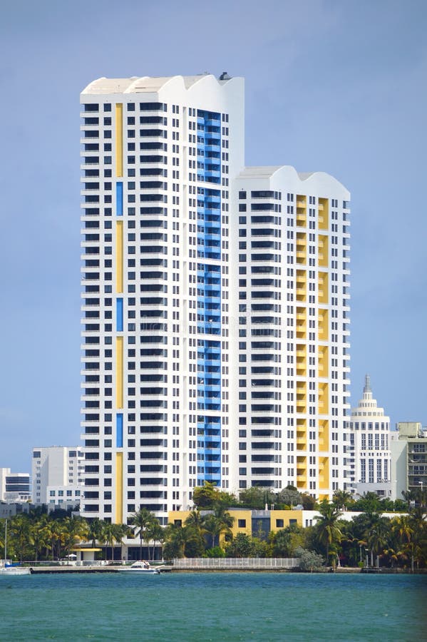Skyline da multi-cor de Miami do centro fotografia de stock royalty free Skyline da multi-cor de Miami do centro fotografia de stock royalty free