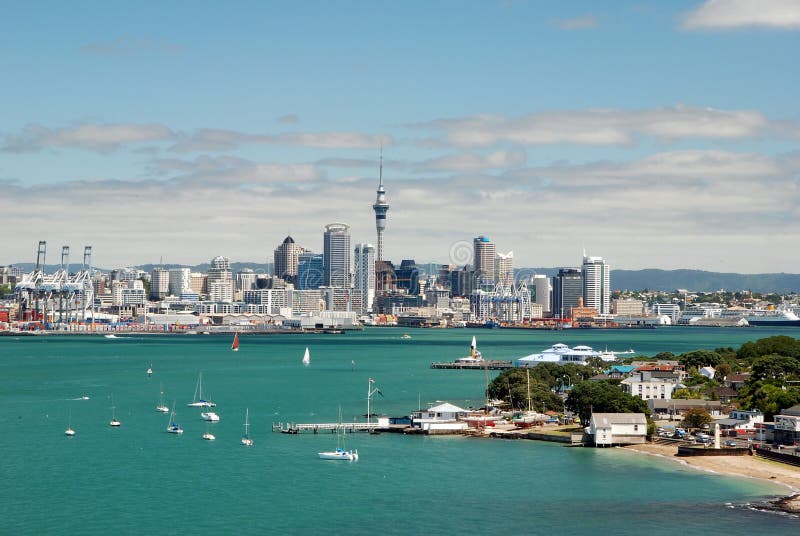Skyline de Auckland. Nova Zelândia fotos de stock royalty free Skyline de Auckland. Nova Zelândia fotos de stock royalty free