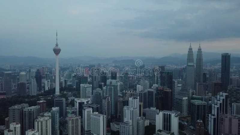 Skyline de Kuala Lumpur da vista superior na manh?