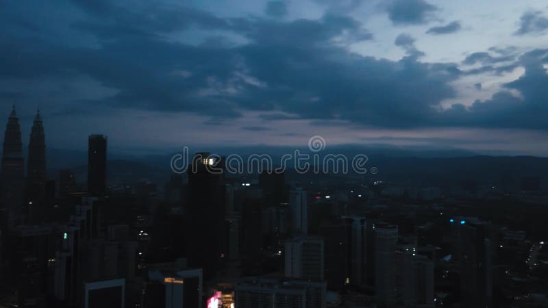 Skyline de Kuala Lumpur da vista superior na manhã