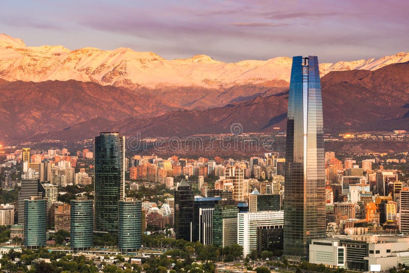 Skyline de Santiago do Chile foto de stock royalty free Skyline de Santiago do Chile foto de stock royalty free