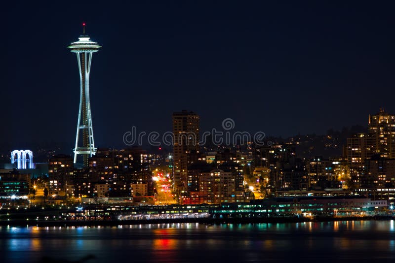 Skyline de Seattle e agulha do espaço