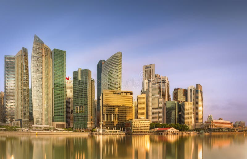Horizonte de Singapura e vista da Marina Bay fotos de stock royalty free