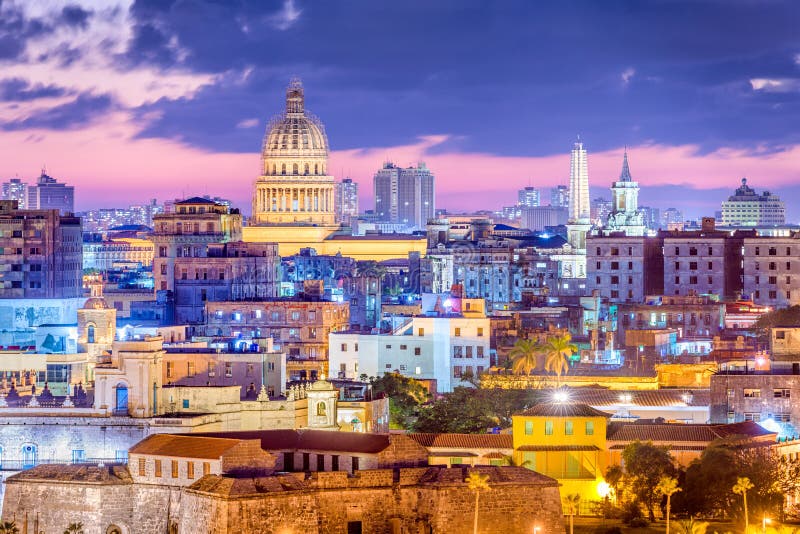 Skyline do centro de Havana, Cuba na noite