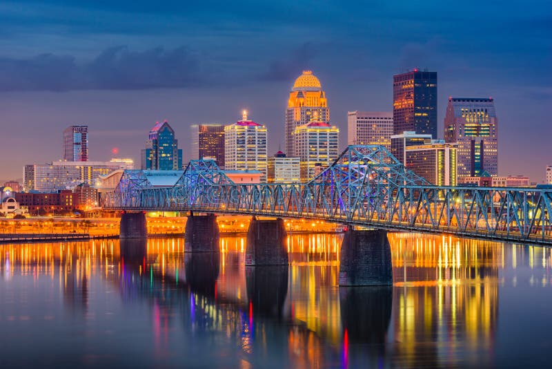 Skyline Louisvilles, Kentucky, USA lizenzfreies stockfoto Skyline Louisvilles, Kentucky, USA lizenzfreies stockfoto