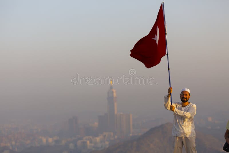 Skyline of MECCA SAUDI ARABIA, kwiecień-2018, królewska wieża zegarowa w makkah, niebieskie tło MECCA obraz stock