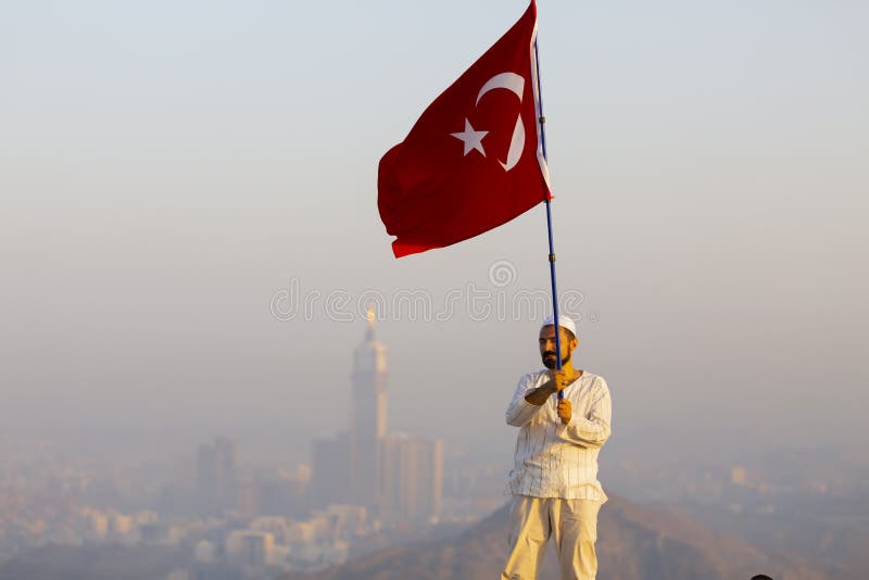 Skyline of MECCA SAUDI ARABIA, kwiecień-2018, królewska wieża zegarowa w makkah, niebieskie tło MECCA obraz stock