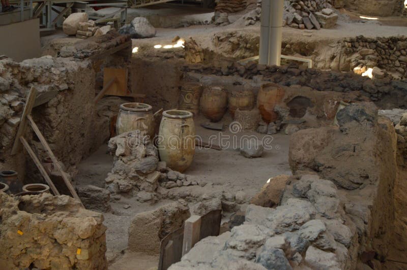 Skyttlar som bevaras Spectacularly inom en uppsättning av hus i den arkeologiska platsen av Acrotiri Arkeologi historia, lopp