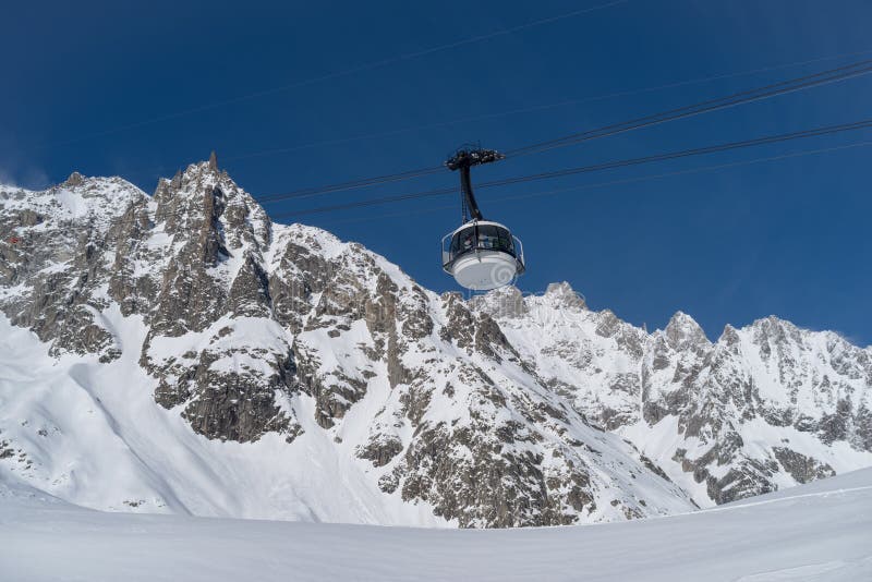 Skyway Monte Bianco, Courmayeur, Italia fotografía de archivo Skyway Monte Bianco, Courmayeur, Italia fotografía de archivo