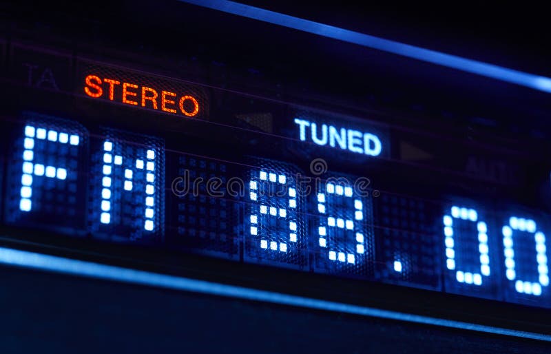 Skärm för FMstämmareradio Stereo- digital trimmad frecuencystation arkivbild Skärm för FMstämmareradio Stereo- digital trimmad frecuencystation arkivbild