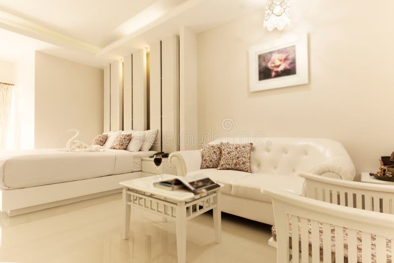 Slaapkamerbinnenland in Nieuw Luxehuis royalty-vrije stock afbeelding Slaapkamerbinnenland in Nieuw Luxehuis royalty-vrije stock afbeelding