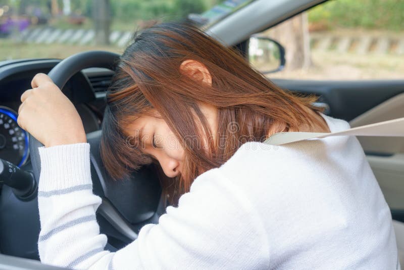 https://thumbs.dreamstime.com/b/sleep-tired-close-eyes-young-woman-driving-her-car-long-hour-trip-sleep-deprivation-accident-concept-sleep-tired-close-eyes-114952499.jpg
