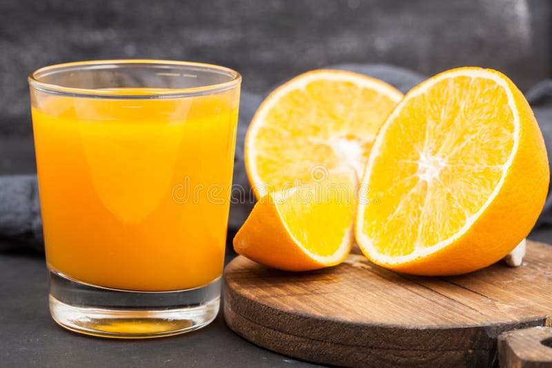 https://thumbs.dreamstime.com/b/slice-orange-fruit-glass-slice-orange-fruit-glass-juice-wooden-background-close-up-110806425.jpg