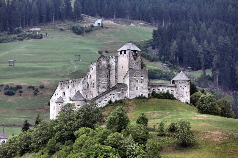 slott tyrol royaltyfria foton slott tyrol royaltyfria foton