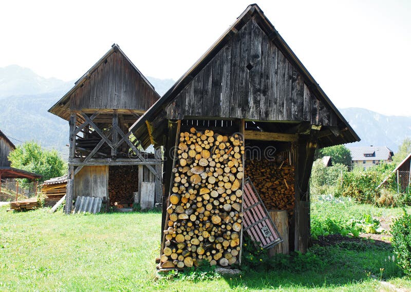 Hölzernes Speichergebäude U. Veg Garten Stockfoto - Bild von