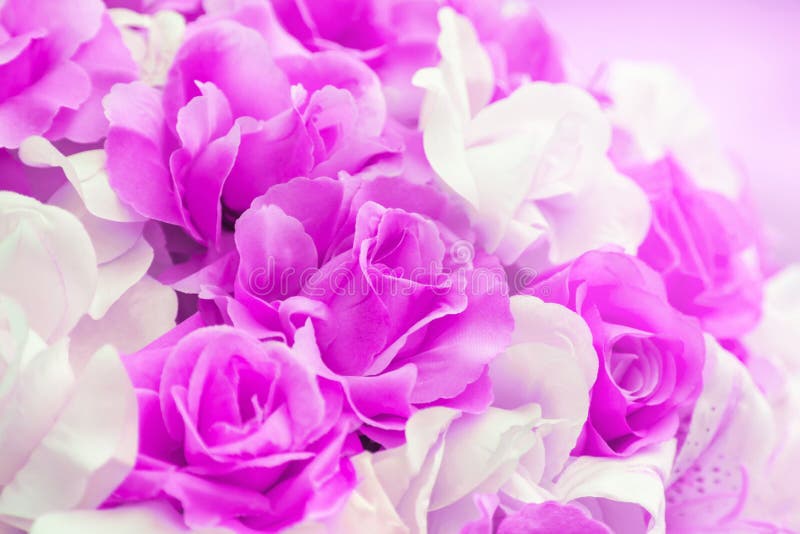 Sluit kleurrijk van zachte roze steeg bloemen van het stoffen de kunstmatige huwelijk stock afbeelding Sluit kleurrijk van zachte roze steeg bloemen van het stoffen de kunstmatige huwelijk stock afbeelding