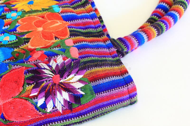 Sluit omhoog van Mexicaanse Bloemen Geborduurde handtas royalty-vrije stock foto's Sluit omhoog van Mexicaanse Bloemen Geborduurde handtas royalty-vrije stock foto's