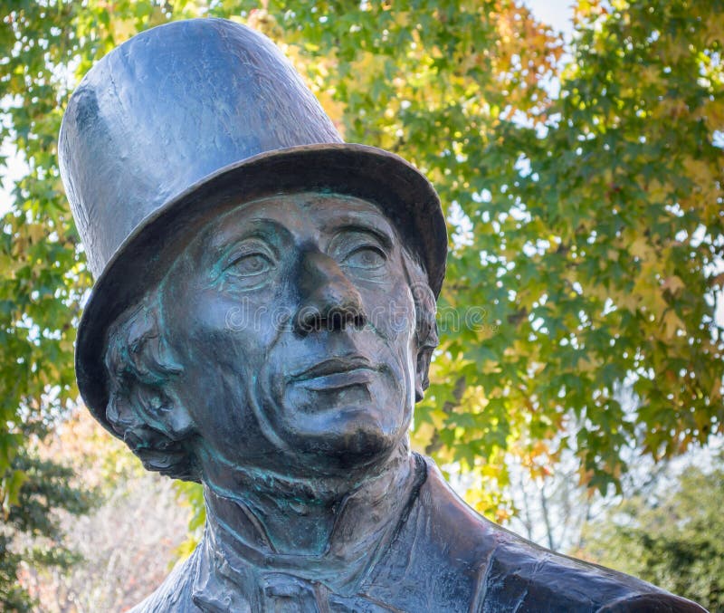 Slut upp av den Hans Christian Andersen statyn royaltyfri foto Slut upp av den Hans Christian Andersen statyn royaltyfri foto