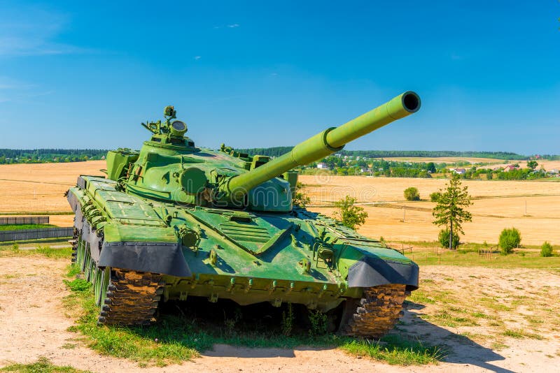 Slåss grön färg för behållare T-72 royaltyfria bilder Slåss grön färg för behållare T-72 royaltyfria bilder