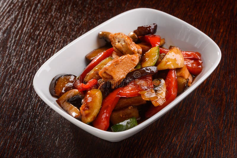 Smaczny kurczak z warzywami obrazy royalty free