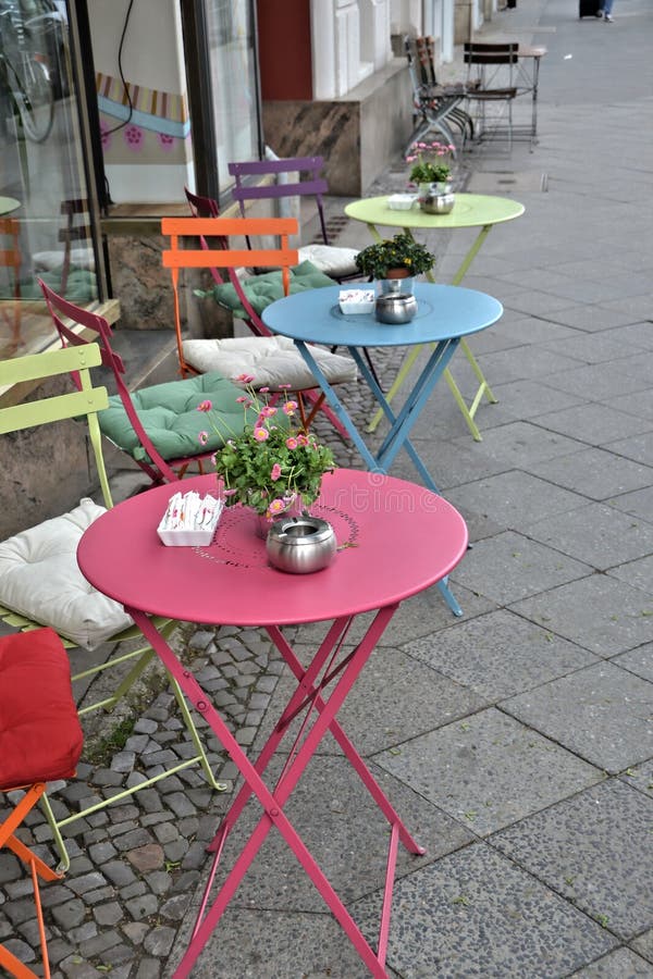 A small cafe at the roadside