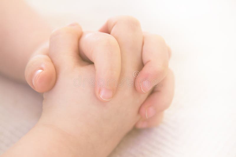 baby praying hands