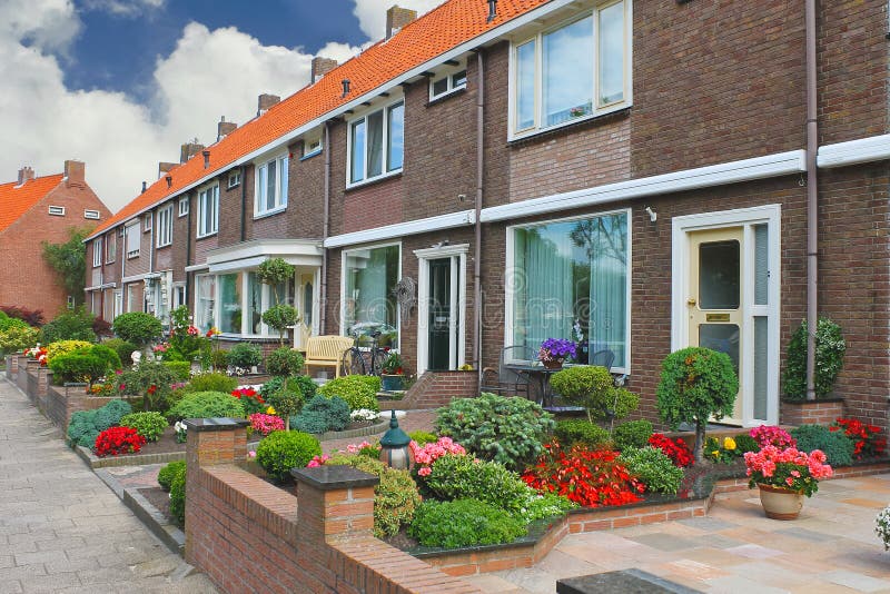 Small garden in front of the Dutch house.