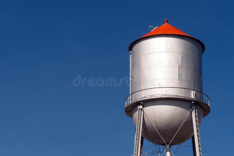 A water tower in this smal town reminds on of the Tin Man. A water tower in this smal town reminds on of the Tin Man