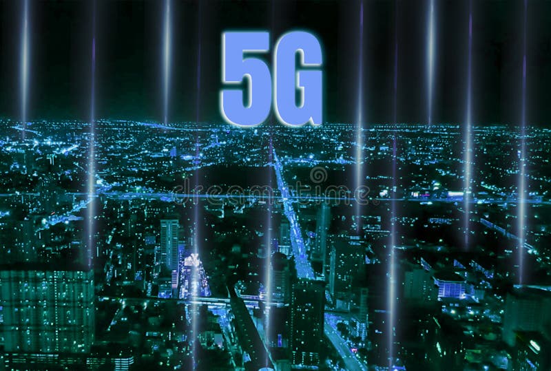 Smart City Digital 4 0 och snabbt och exakt snabbt system 5G med nätverket som täcker alla områden, modern servicekommunikation royaltyfri bild Smart City Digital 4 0 och snabbt och exakt snabbt system 5G med nätverket som täcker alla områden, modern servicekommunikation royaltyfri bild