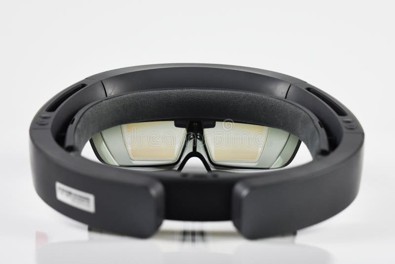 Holographic lens for  virtual reality back view