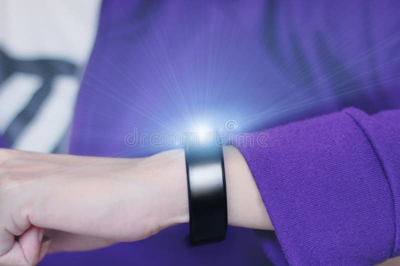 Sony unveils SmartBand, an activity tracking bracelet – India TV