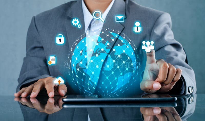 Smarta telefoner och Businesspeople för internet för värld för kommunikation för jordklotanslutningar ovanliga trycker på telefon royaltyfria foton Smarta telefoner och Businesspeople för internet för värld för kommunikation för jordklotanslutningar ovanliga trycker på telefon royaltyfria foton