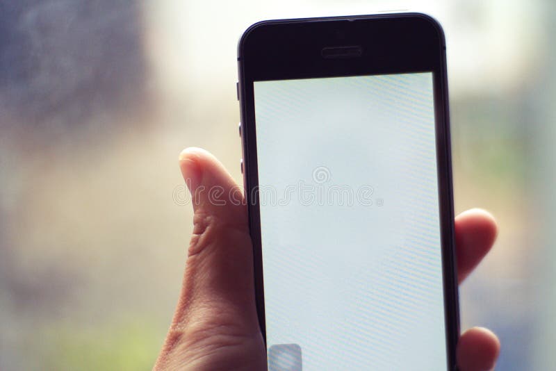 Smartphone i hand - folk och teknologibegrepp royaltyfria bilder Smartphone i hand - folk och teknologibegrepp royaltyfria bilder