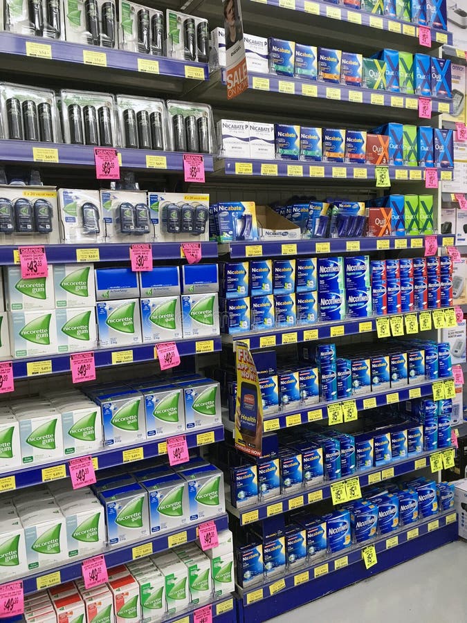 Smetta di fumare i prodotti in farmacia immagini stock libere da diritti Smetta di fumare i prodotti in farmacia immagini stock libere da diritti