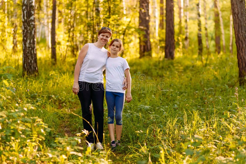 Smiling mother hugging daughter teen stock photography Smiling mother hugging daughter teen stock photography