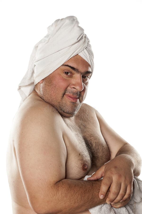 Мужик с полотенцем. Мужчина в полотенце. Человек с полотенцем на голове. Мужик с полотенцем на голове.