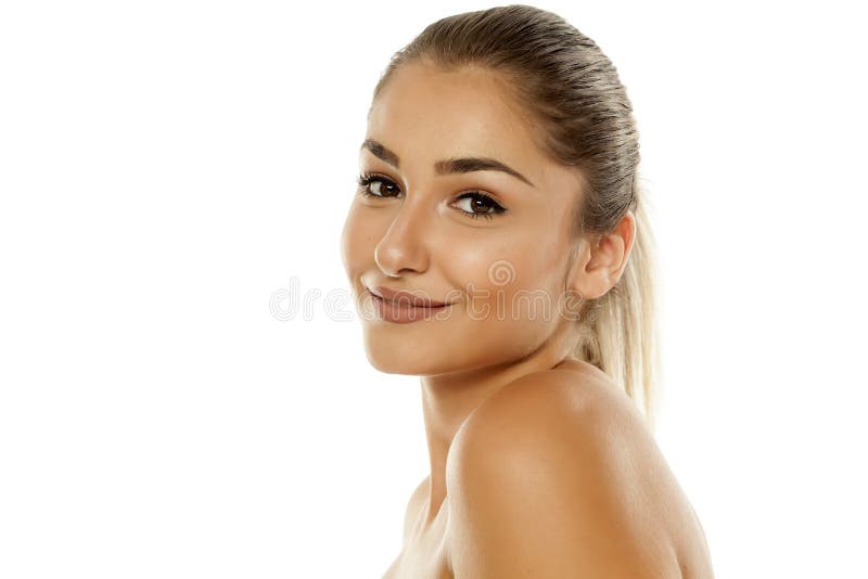 Download Smiling woman young στοκ εικόνα. εικόνα από φυσικός - 105400623