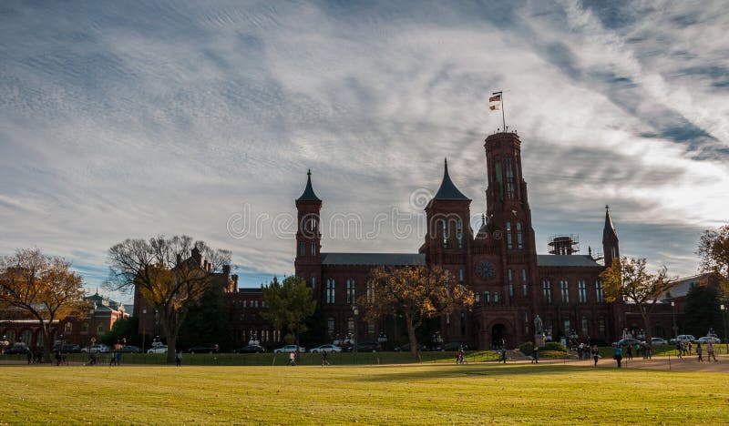 Smithsonian Institutions-Gebäude auf dem nationalen Mall lizenzfreie stockbilder Smithsonian Institutions-Gebäude auf dem nationalen Mall lizenzfreie stockbilder