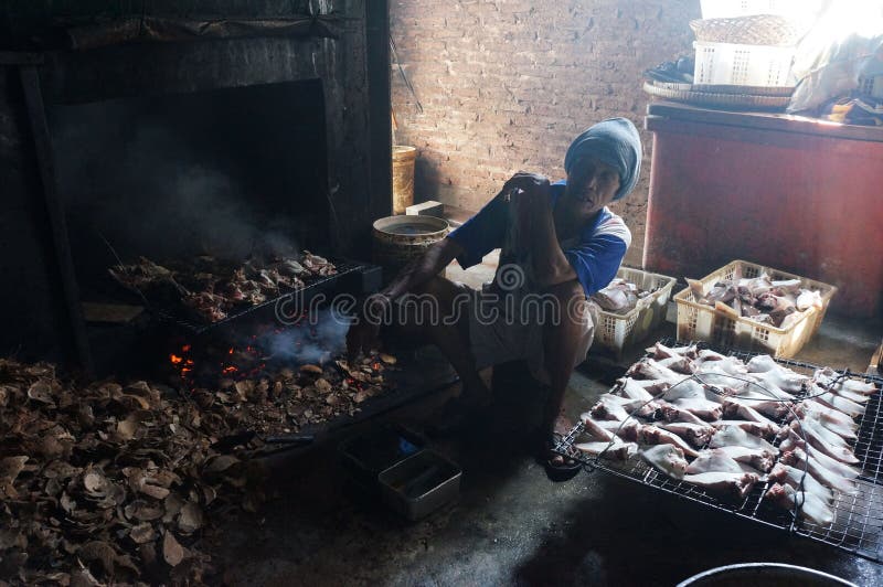 Smoked fish editorial photo. Image of cooking, fishermen 40905226