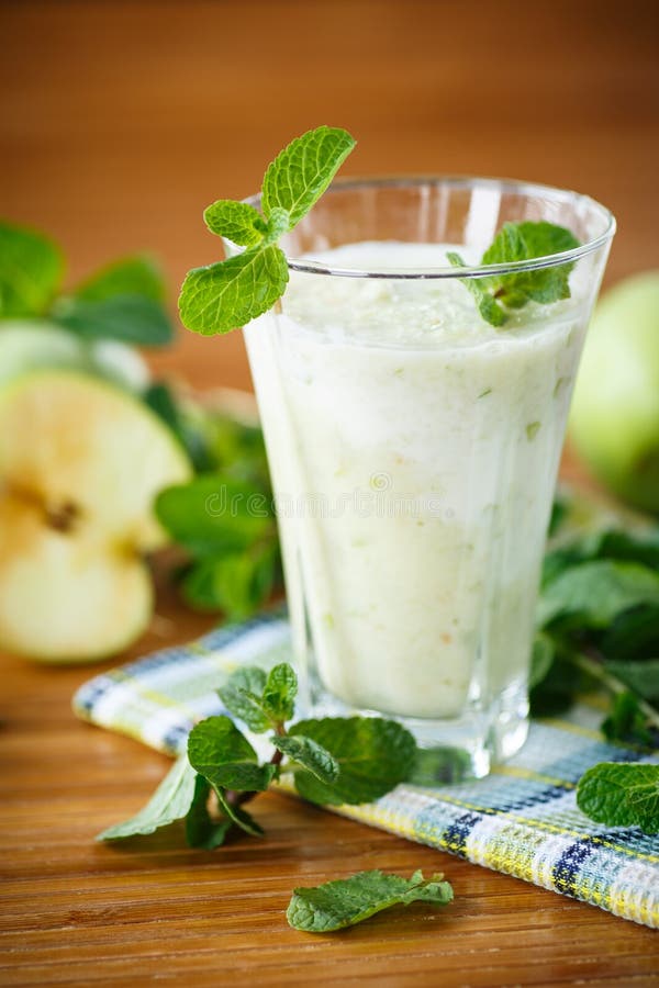 Smoothie de Apple fotos de archivo Smoothie de Apple fotos de archivo