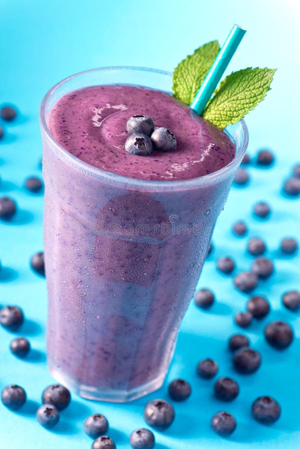 Smoothie de myrtille photo libre de droits Smoothie de myrtille photo libre de droits