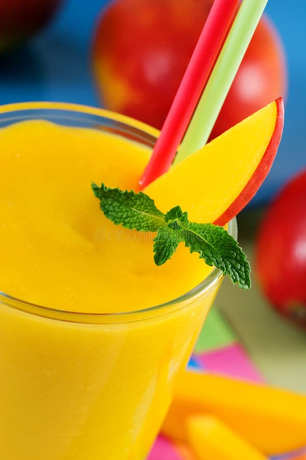 Smoothie del mango fotografía de archivo libre de regalías