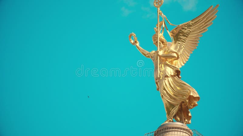 Snak schot van het gouden standbeeld boven op beroemd Berlin Victory Column, Duitsland stock fotografie Snak schot van het gouden standbeeld boven op beroemd Berlin Victory Column, Duitsland stock fotografie