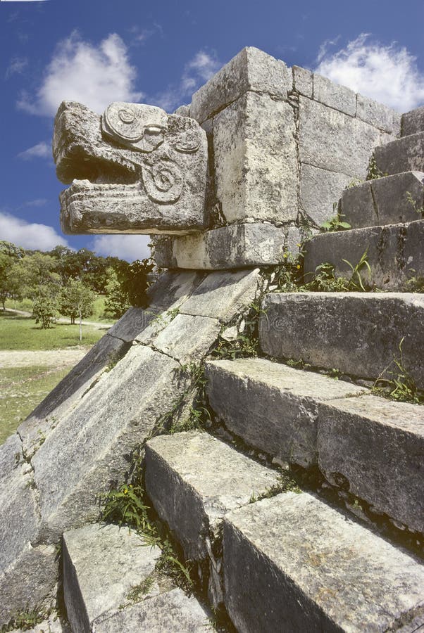 Mayan pyramid, Mexico stock photo. Image of figure, building - 32321432