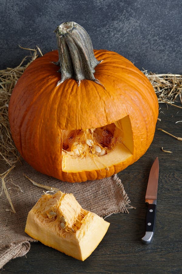 Snida halloween pumpa in i stålar-nolla-lyktan, övre sikt för slut fotografering för bildbyråer Snida halloween pumpa in i stålar-nolla-lyktan, övre sikt för slut fotografering för bildbyråer