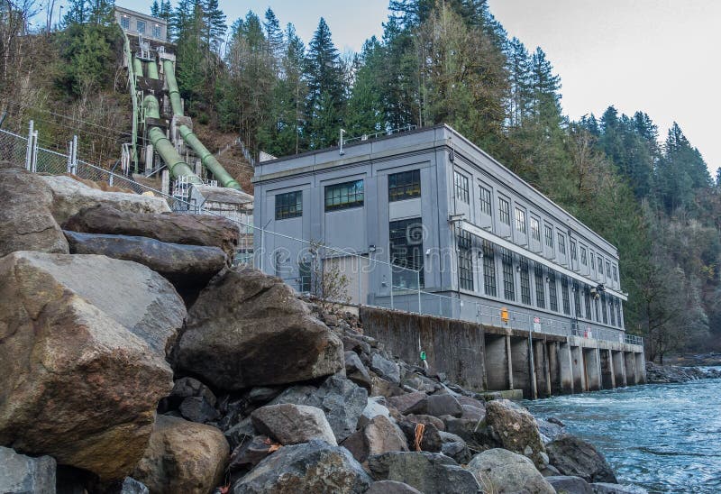 snoqualmie falls power plant tour