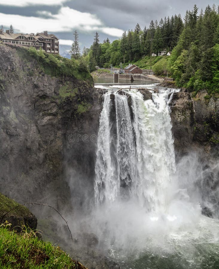 Snoqualmie Lodge and Falls at Sunset Stock Image Image of cliff, fall